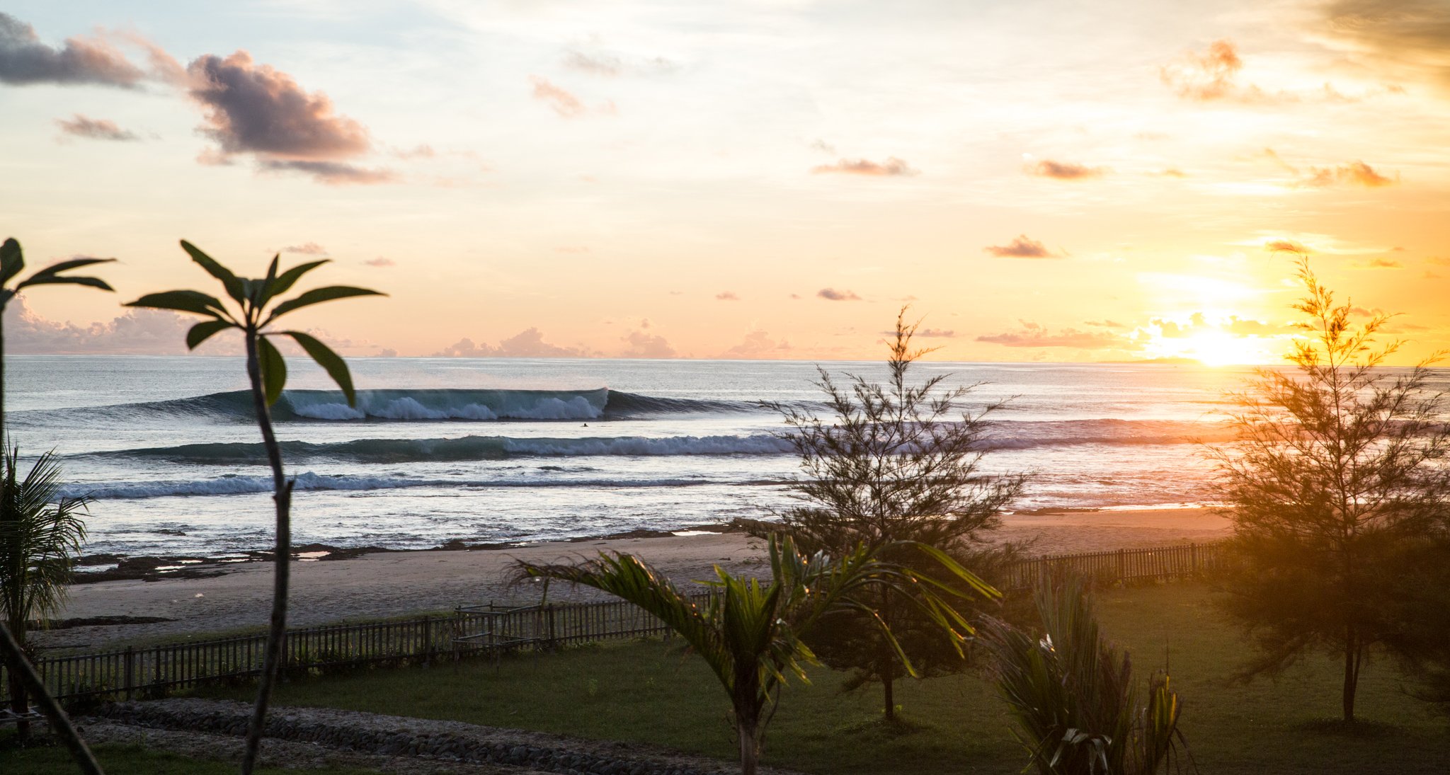 Simeulue Island Surf Spot: The Peak in front of Mahi-Mahi Bungalows Simeulue Island Surf Spot: The Peak in front of Mahi-Mahi Bungalows