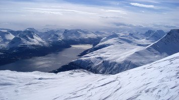 Lyngen Alps Skitouring above the polar circle