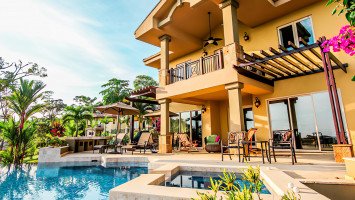 Red Frog Beach Resort