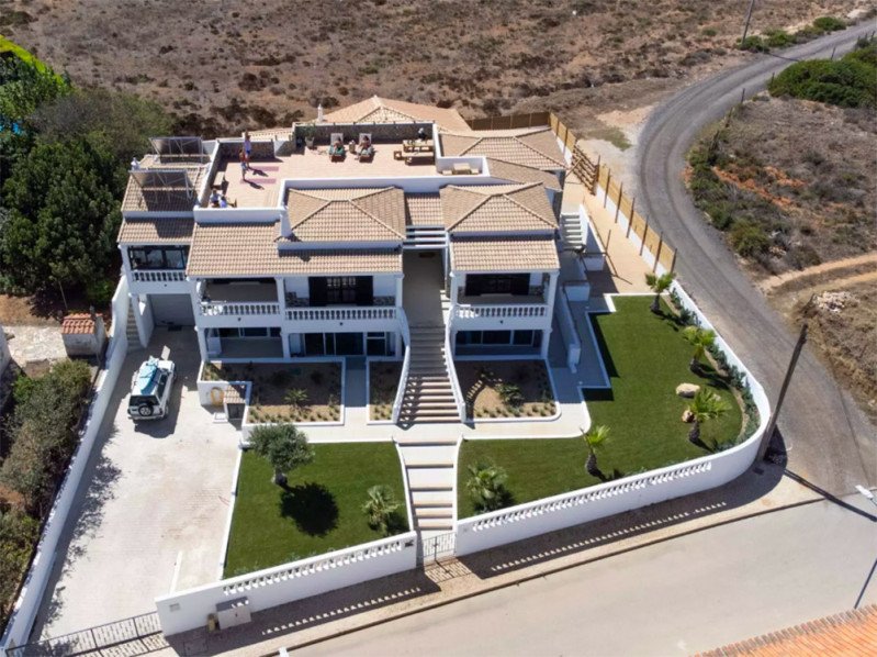 Off the Hook | Co working and Co living