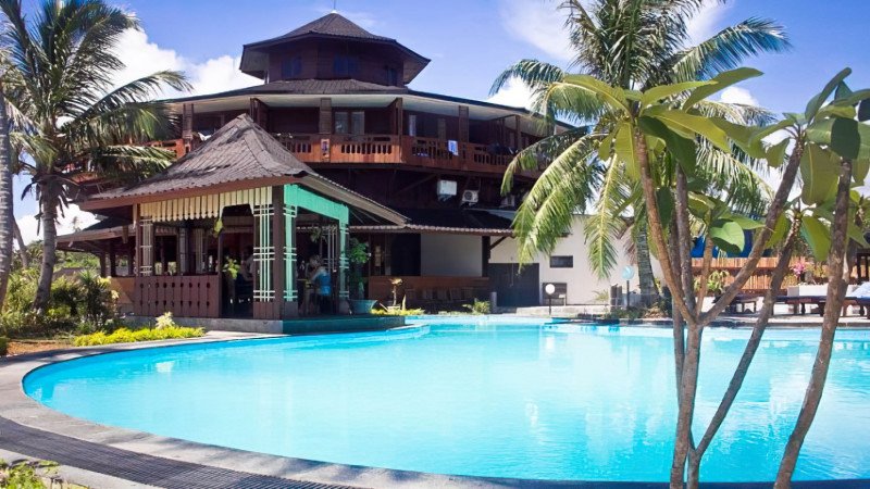 Macaronis Resort