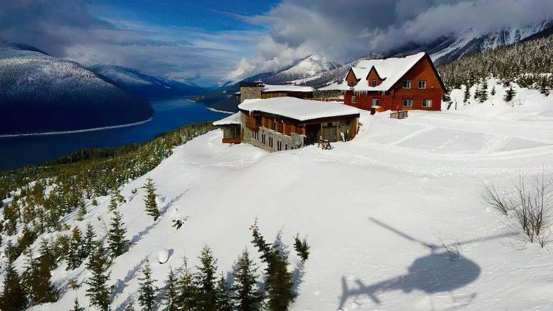Mica Heliskiing